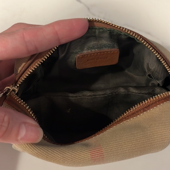 Authentic Burberry Small Zippered Makeup bag - Picture 3 of 6
